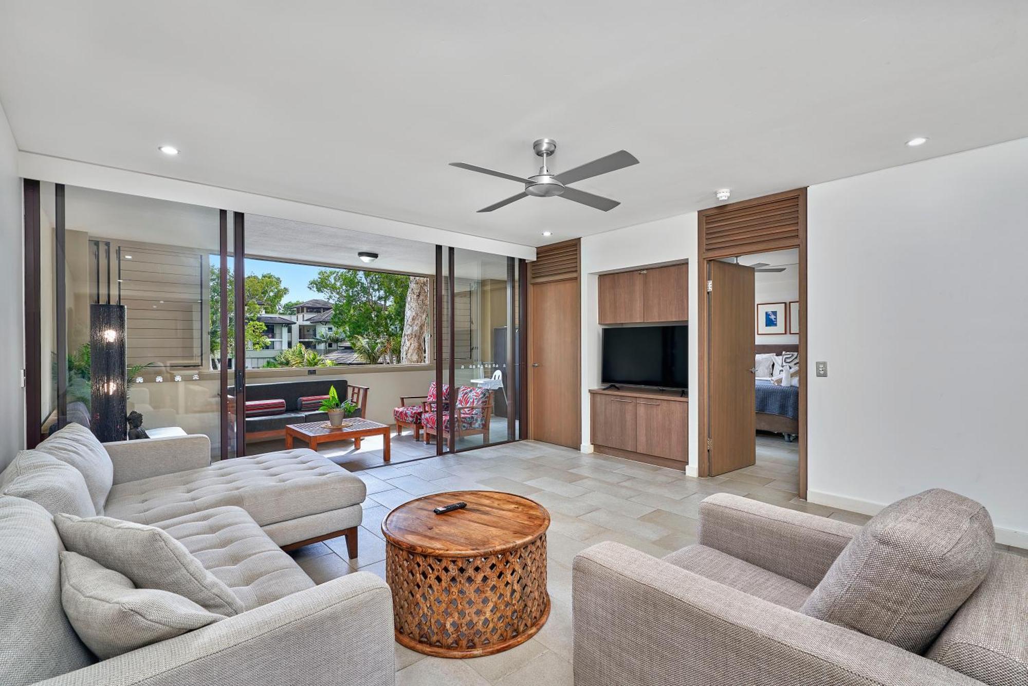 Private Apartments In The Temple Beachfront Resort Палм Коув Стая снимка