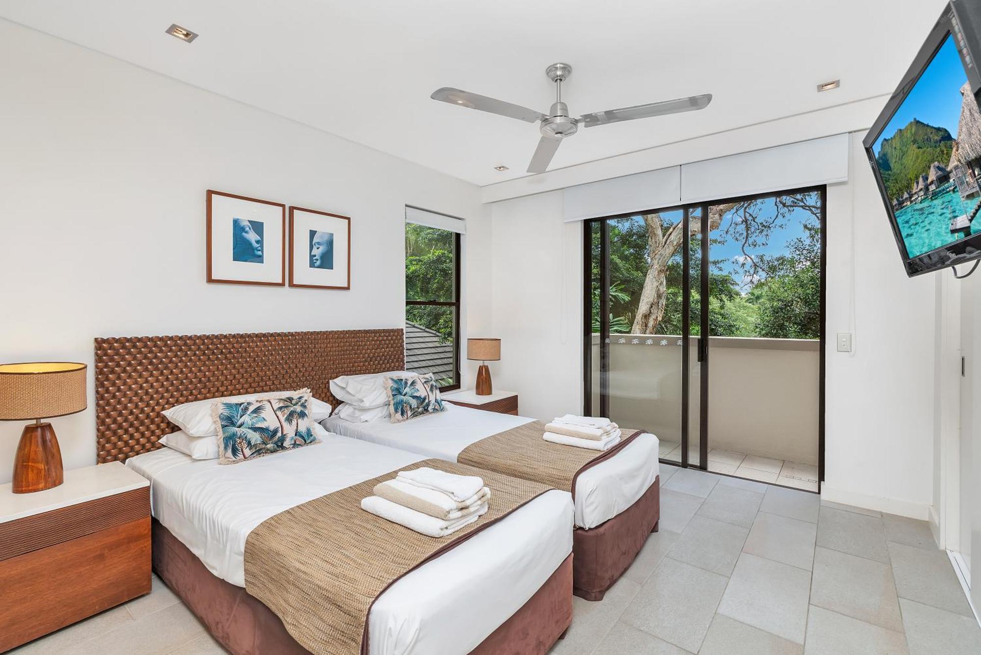Private Apartments In The Temple Beachfront Resort Палм Коув Стая снимка