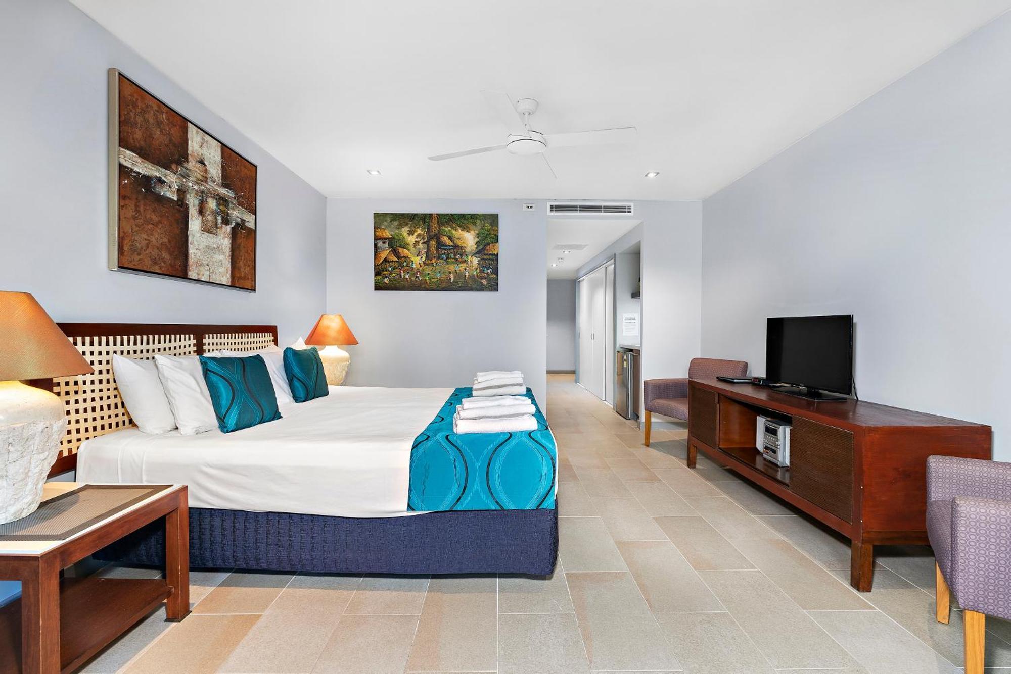 Private Apartments In The Temple Beachfront Resort Палм Коув Стая снимка