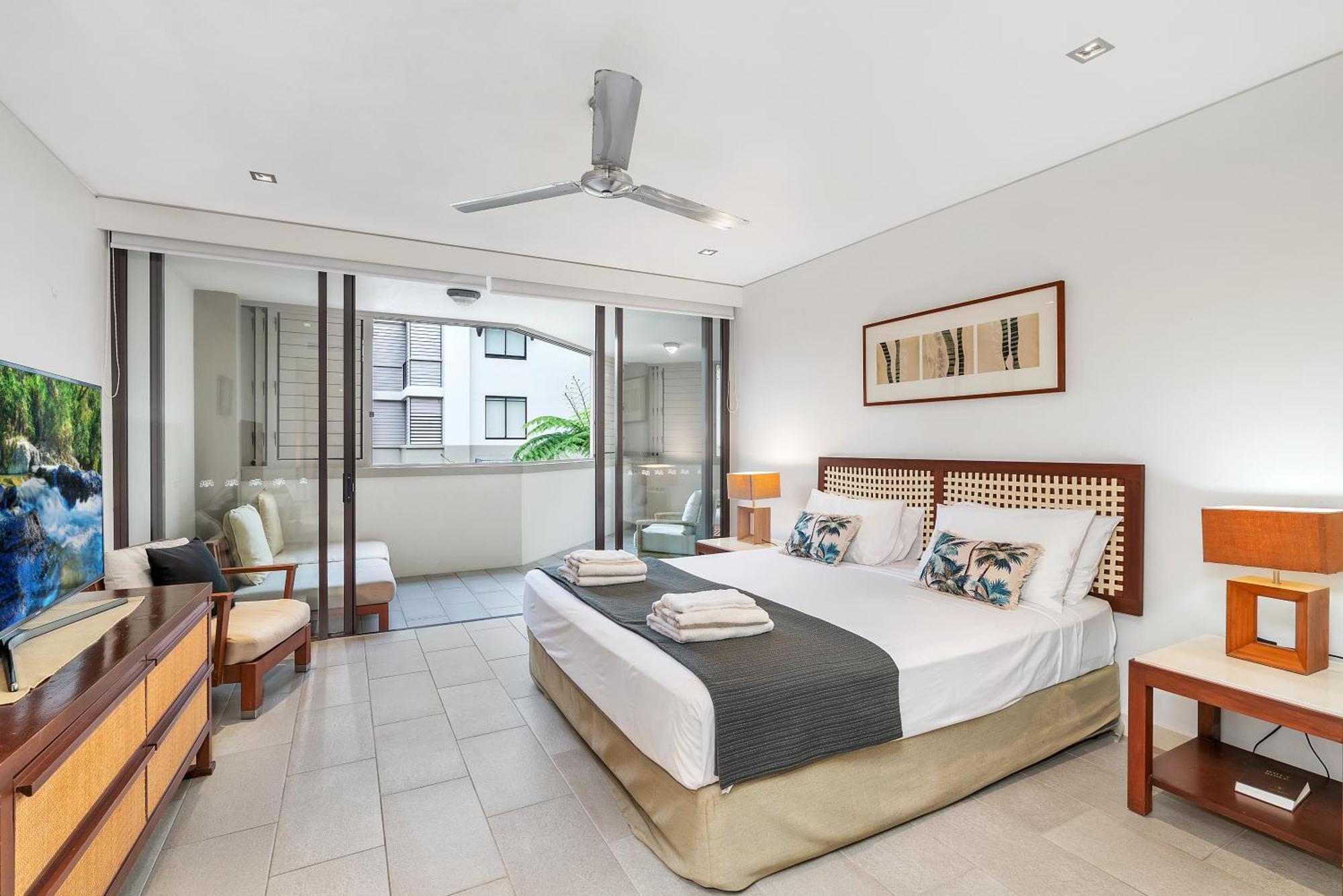 Private Apartments In The Temple Beachfront Resort Палм Коув Стая снимка