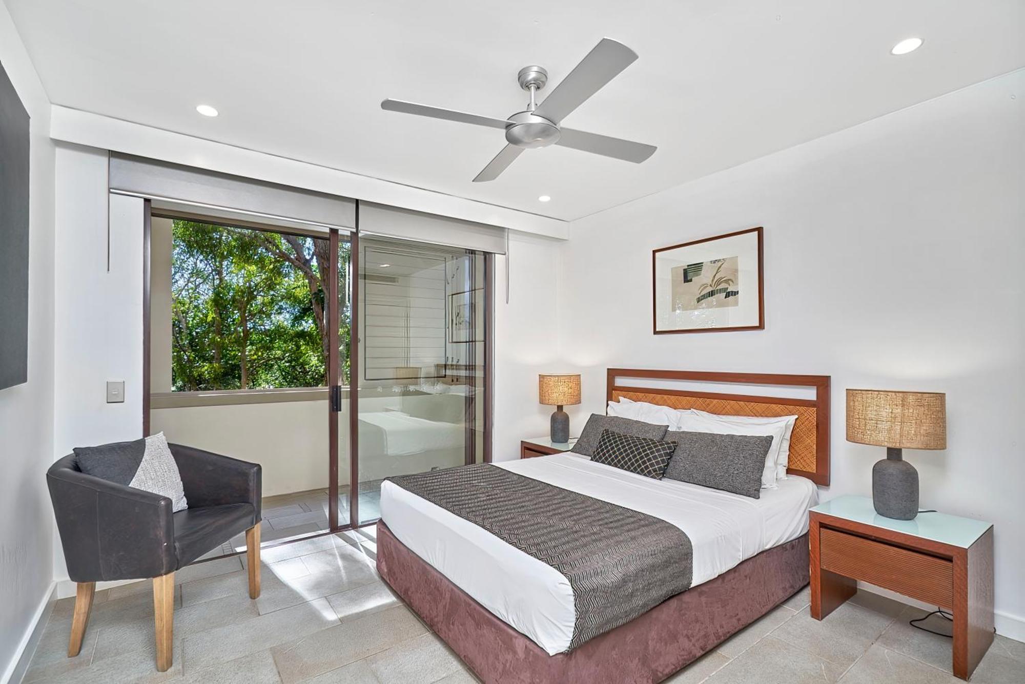 Private Apartments In The Temple Beachfront Resort Палм Коув Стая снимка